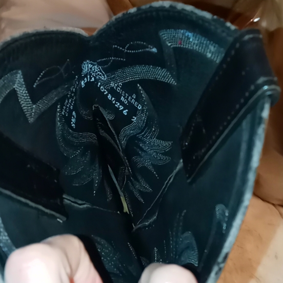 Justin size 8.5 snakeskin boots - Picture 5 of 6